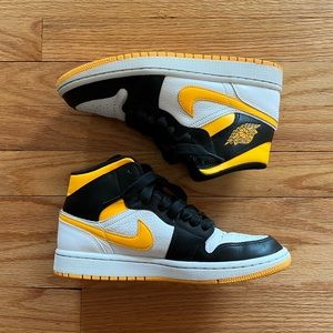 Black & Yellow Nike Air Jordans 1